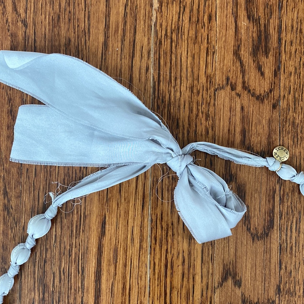 Set of 2 J crew faux pearl and ribbon necklaces - Picture 5 of 9